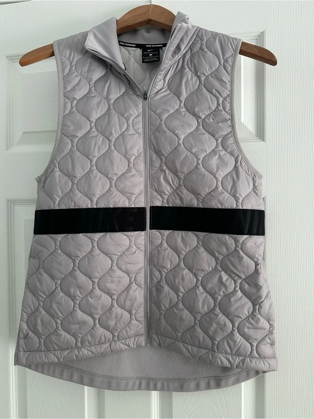 Nike Gray Quilted Running Vest with Black Waist Band, size small